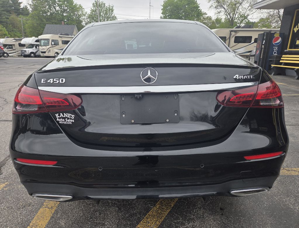 Photo 6 of this MERCEDES-BENZ E-CLASS