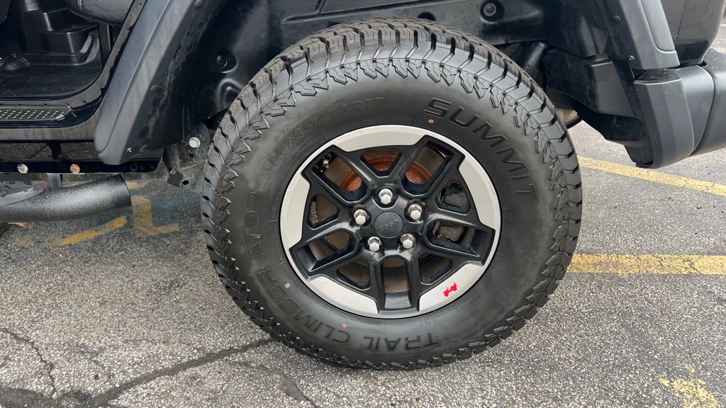 Photo 20 of this JEEP WRANGLER UNLIMI