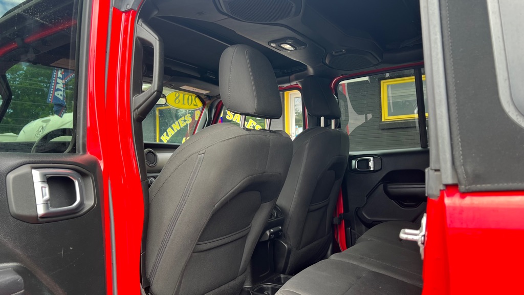 Photo 18 of this JEEP WRANGLER UNLIMI