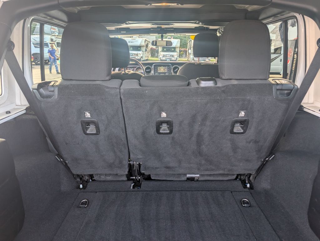 Photo 9 of this JEEP WRANGLER UNLIMI