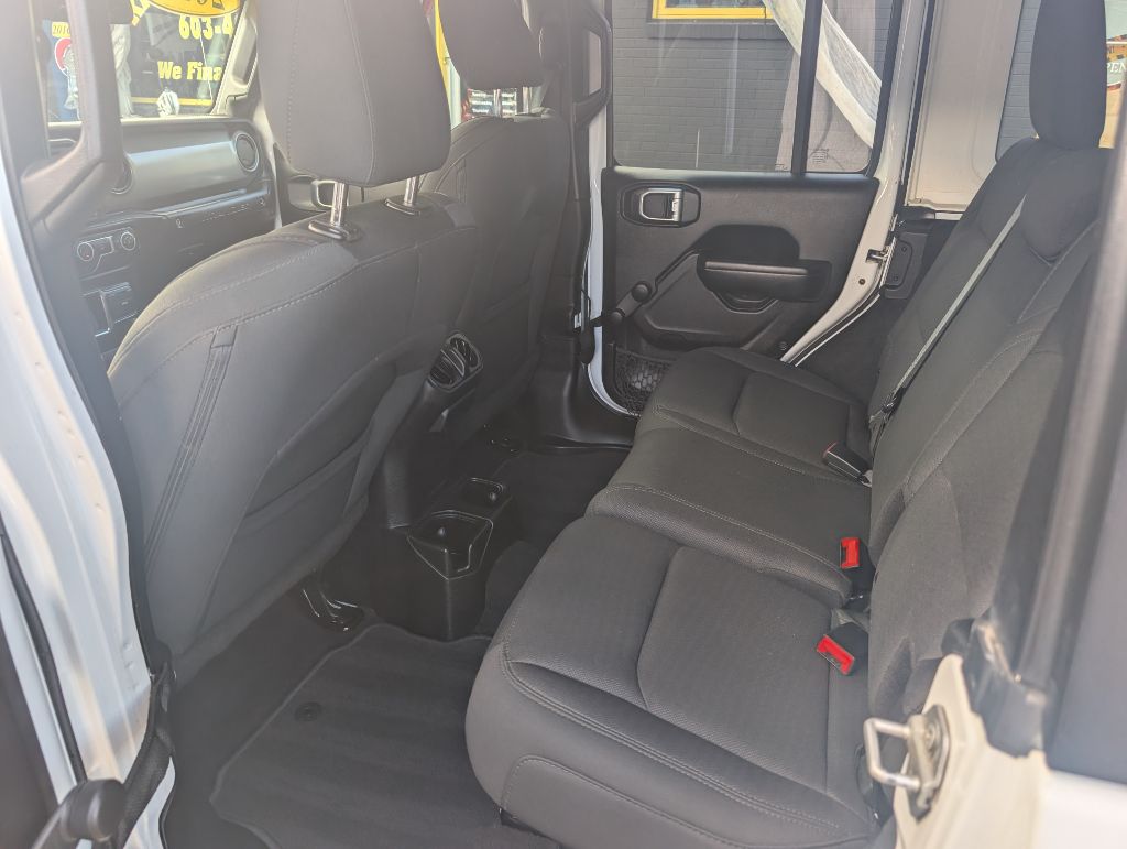 Photo 17 of this JEEP WRANGLER UNLIMI