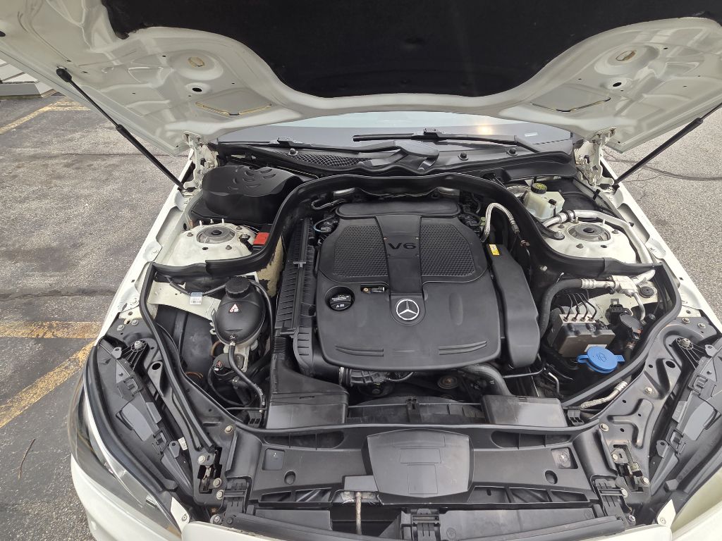 Photo 24 of this MERCEDES-BENZ E-CLASS