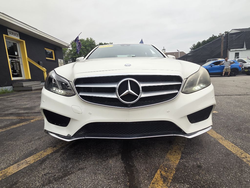 Photo 3 of this MERCEDES-BENZ E-CLASS