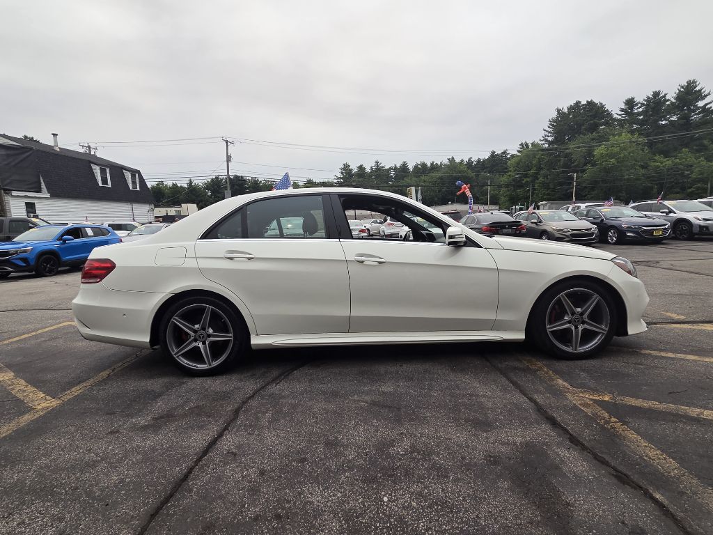 Photo 5 of this MERCEDES-BENZ E-CLASS