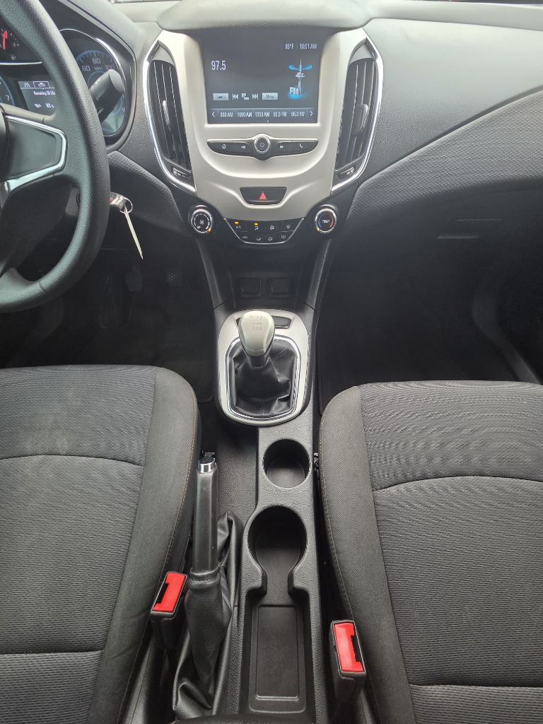 Photo 13 of this CHEVROLET CRUZE