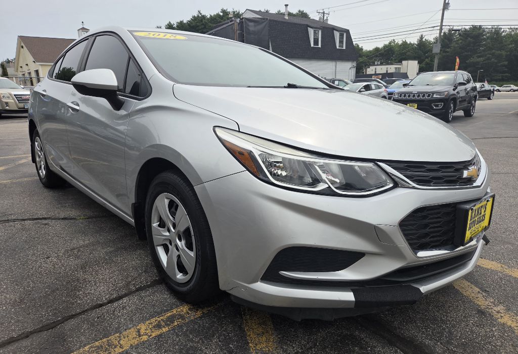 Photo 4 of this CHEVROLET CRUZE