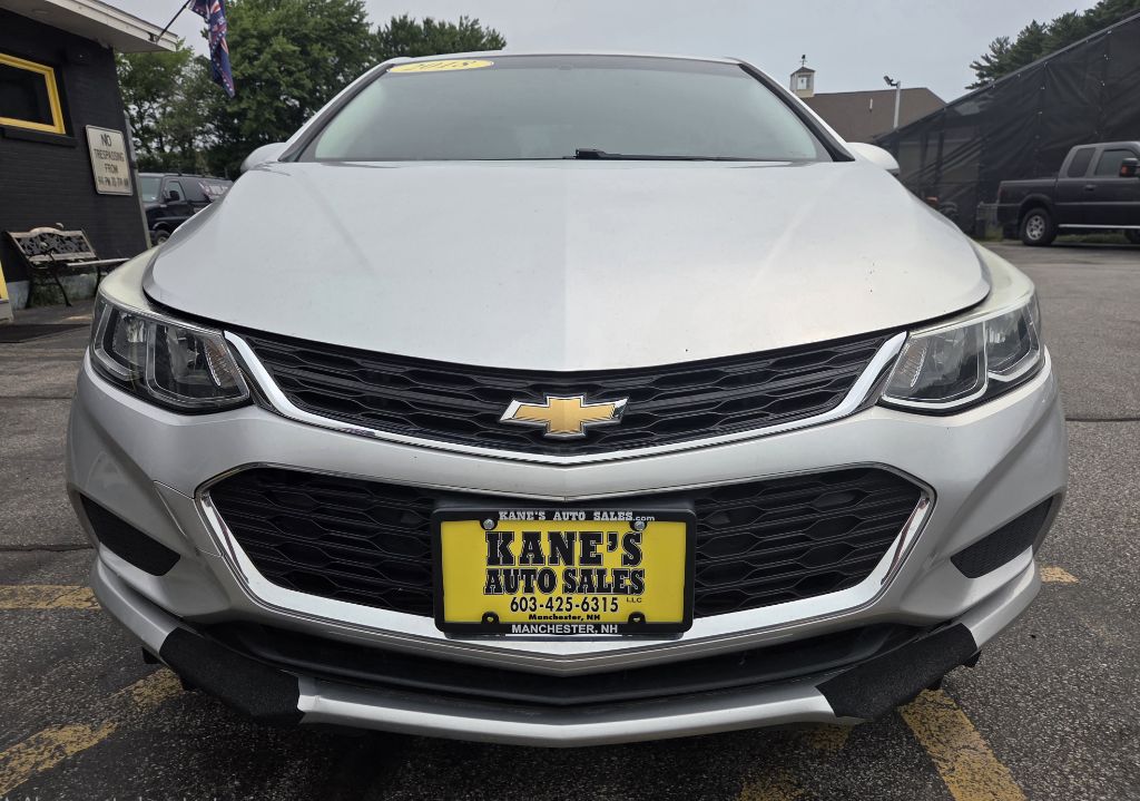 Photo 3 of this CHEVROLET CRUZE