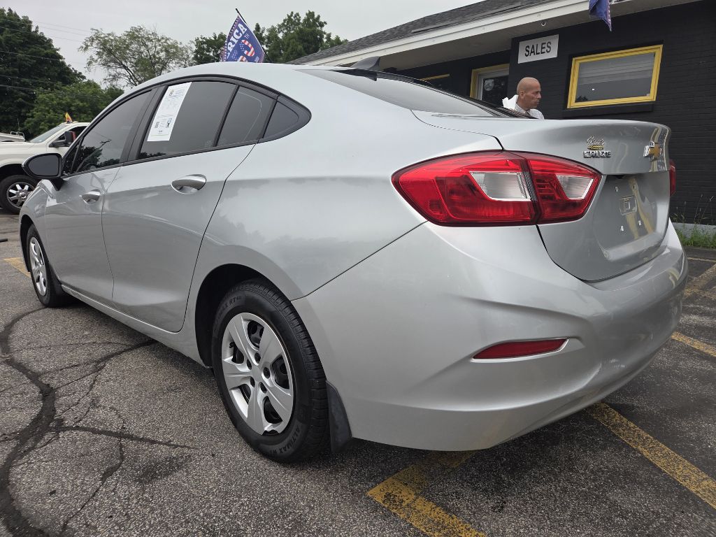 Photo 8 of this CHEVROLET CRUZE