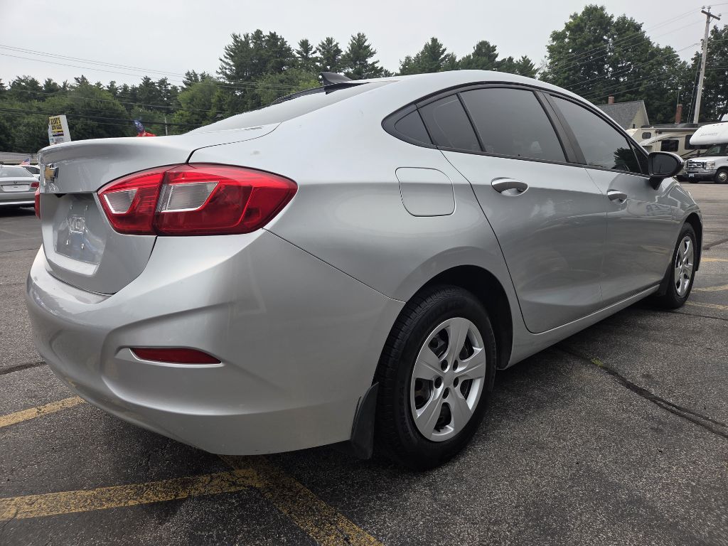 Photo 6 of this CHEVROLET CRUZE