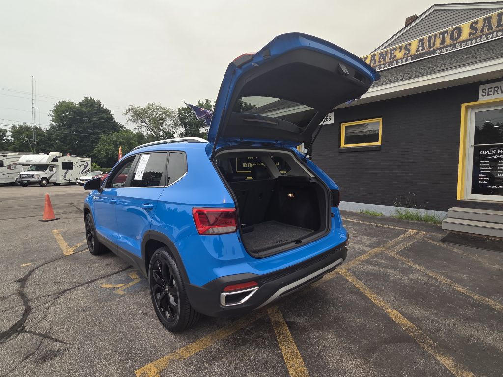 Photo 8 of this VOLKSWAGEN TAOS