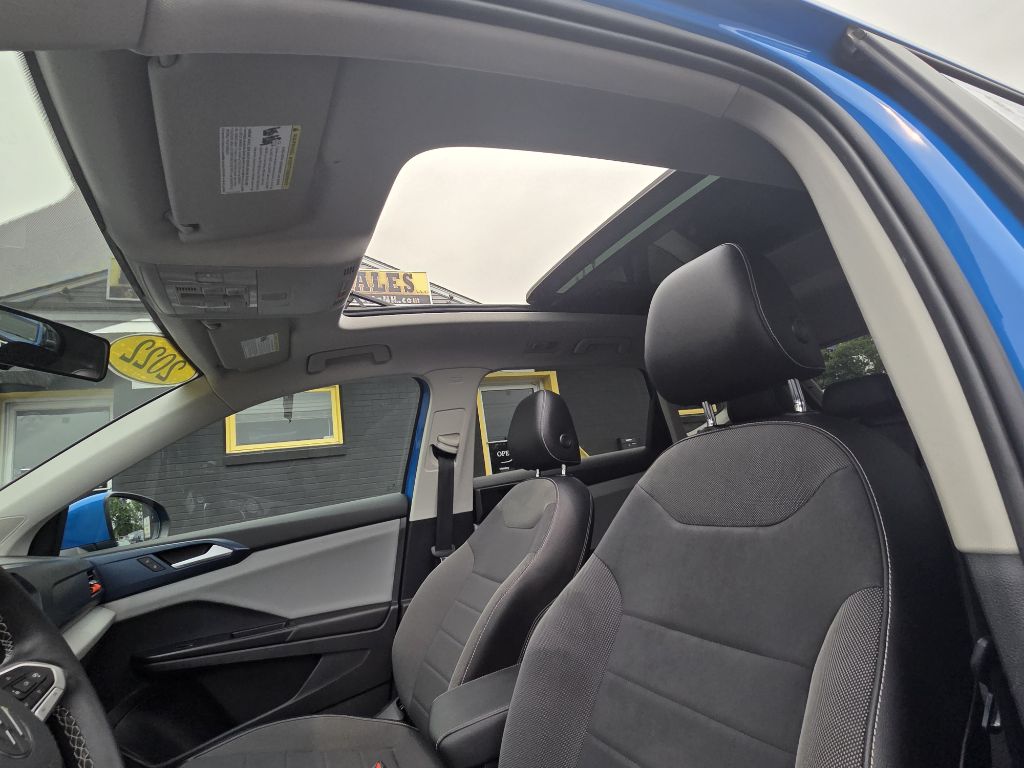 Photo 13 of this VOLKSWAGEN TAOS