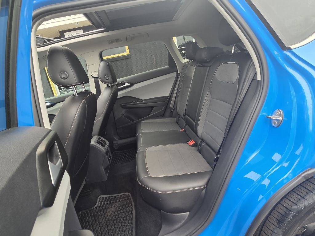 Photo 20 of this VOLKSWAGEN TAOS