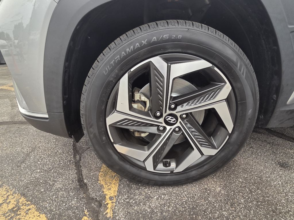 Photo 23 of this HYUNDAI TUCSON