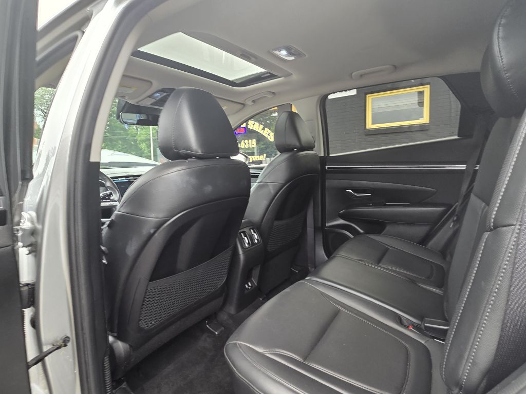 Photo 20 of this HYUNDAI TUCSON