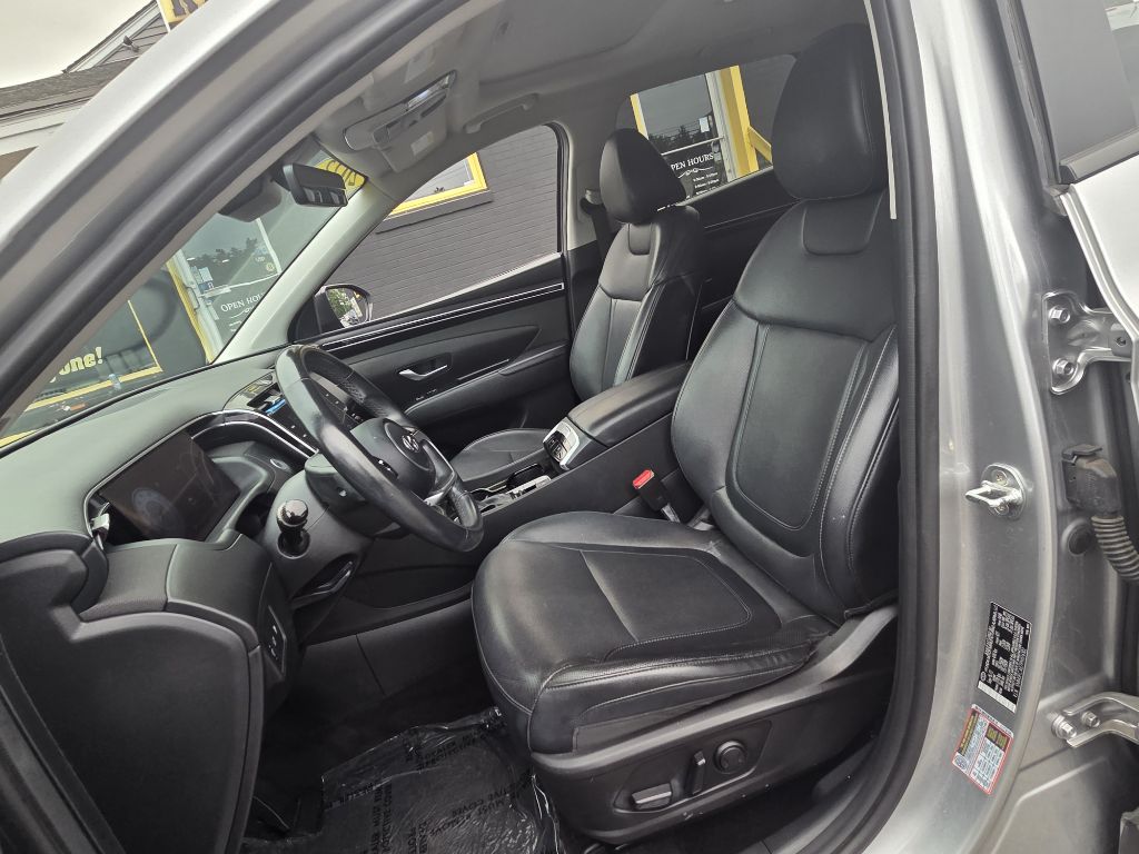 Photo 12 of this HYUNDAI TUCSON