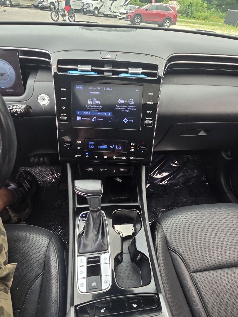 Photo 17 of this HYUNDAI TUCSON