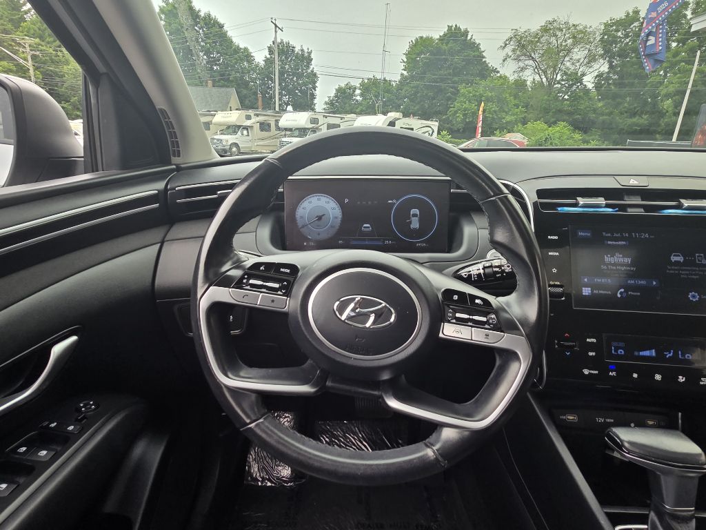 Photo 16 of this HYUNDAI TUCSON