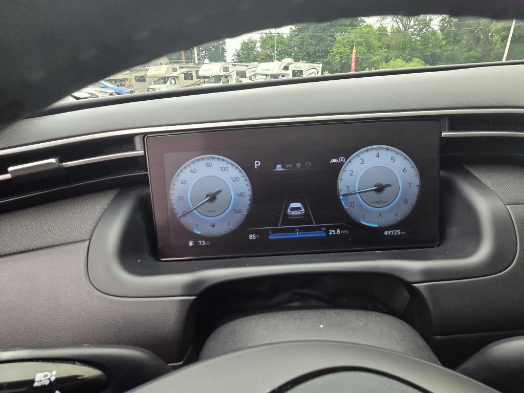 Photo 15 of this HYUNDAI TUCSON