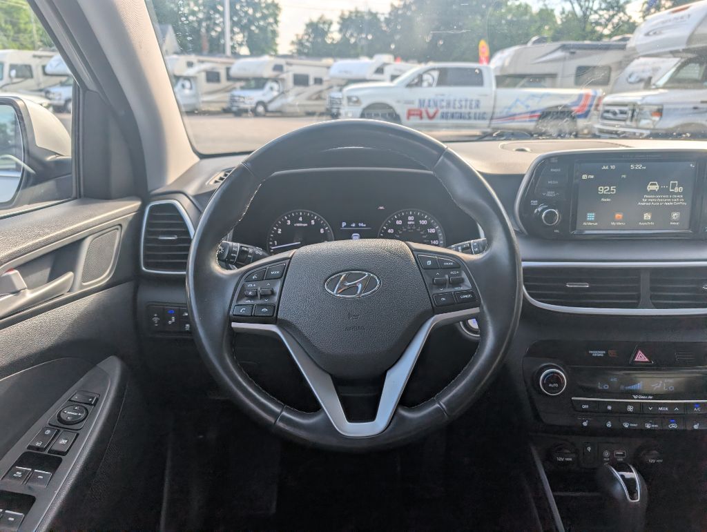 Photo 24 of this HYUNDAI TUCSON