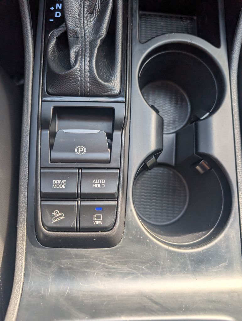 Photo 22 of this HYUNDAI TUCSON