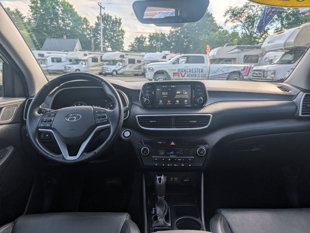 Photo 23 of this HYUNDAI TUCSON