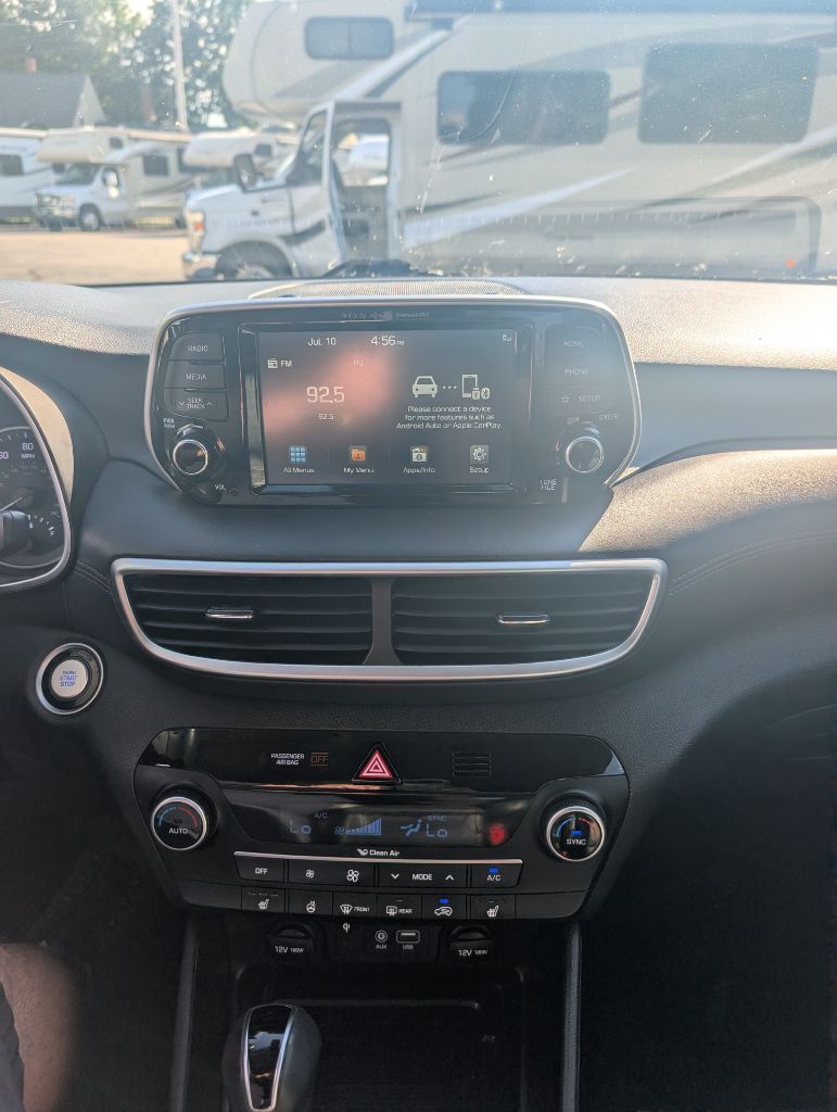Photo 11 of this HYUNDAI TUCSON