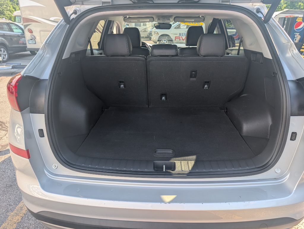 Photo 6 of this HYUNDAI TUCSON