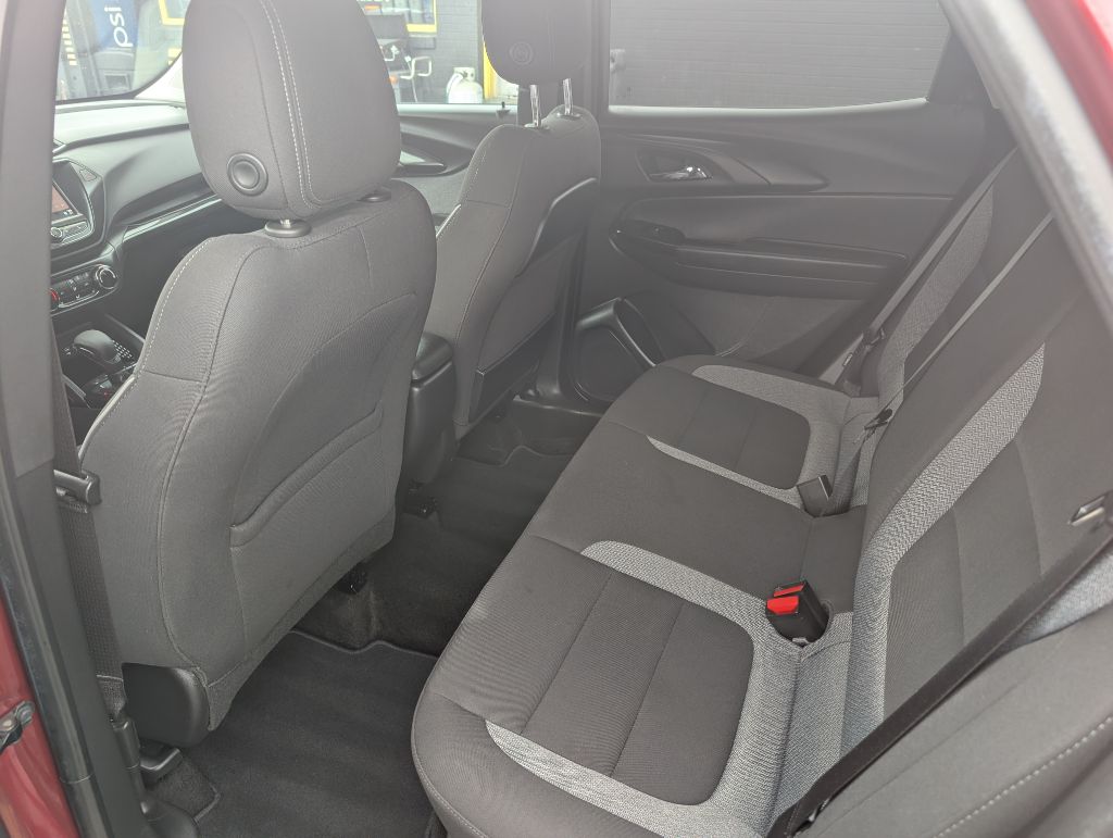 Photo 13 of this CHEVROLET TRAILBLAZER