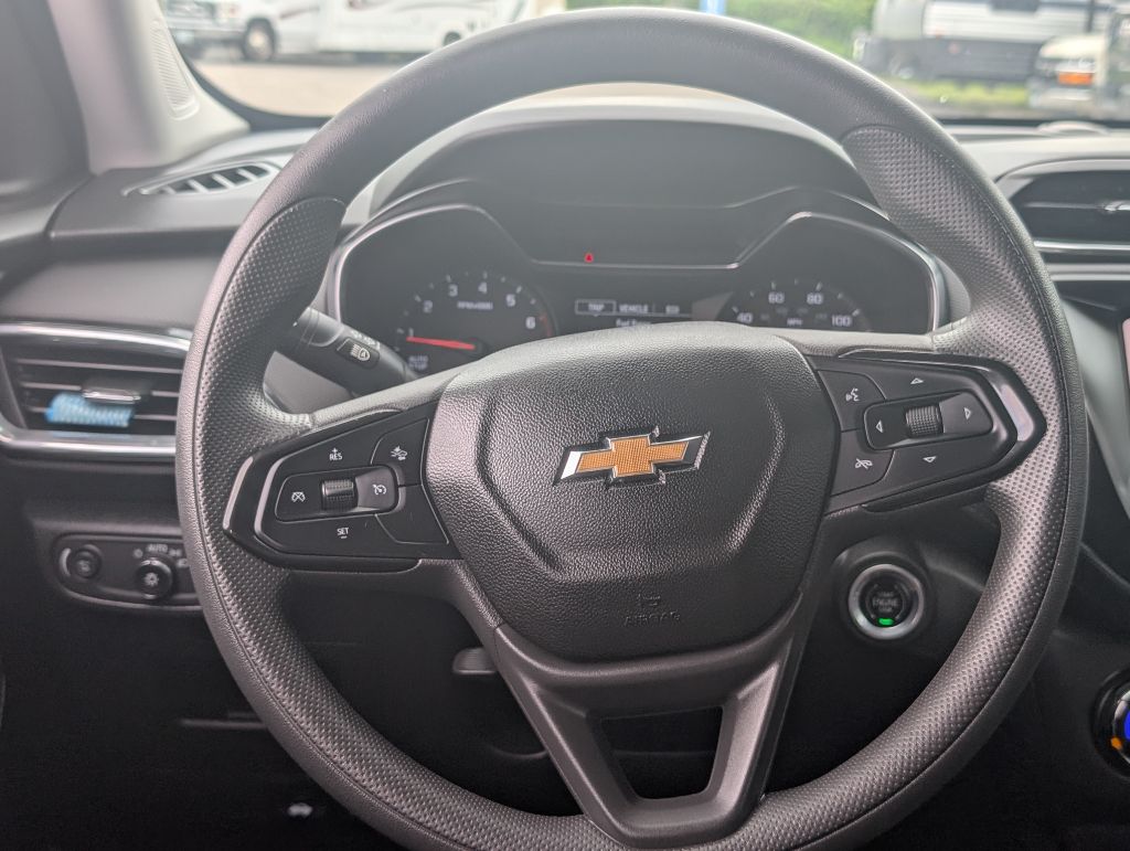 Photo 12 of this CHEVROLET TRAILBLAZER