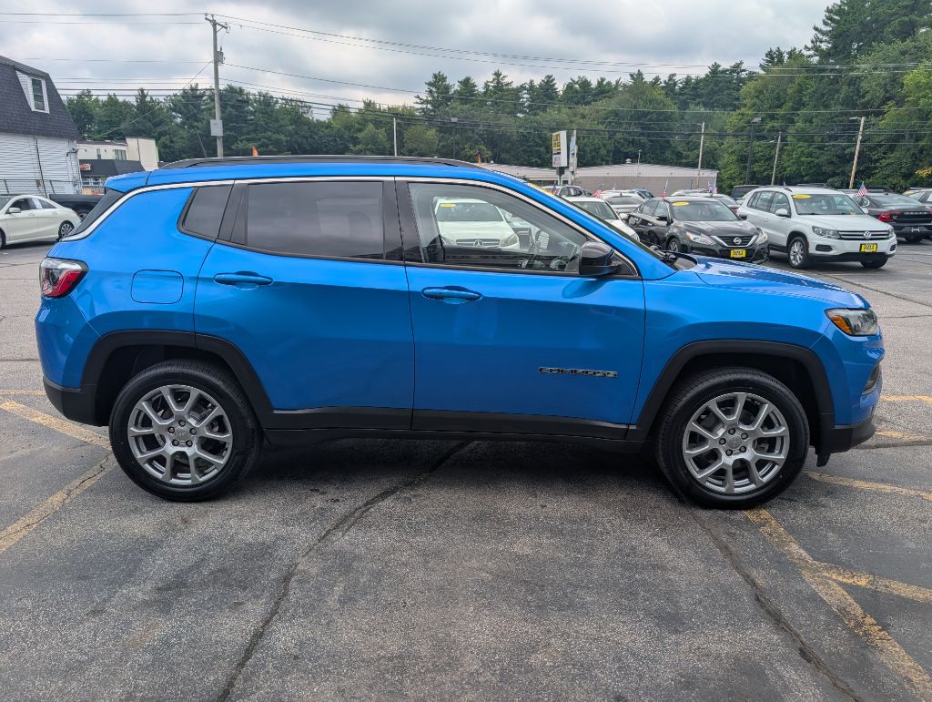 Photo 10 of this JEEP COMPASS