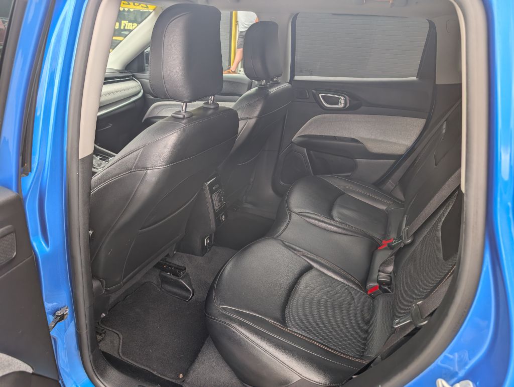 Photo 11 of this JEEP COMPASS