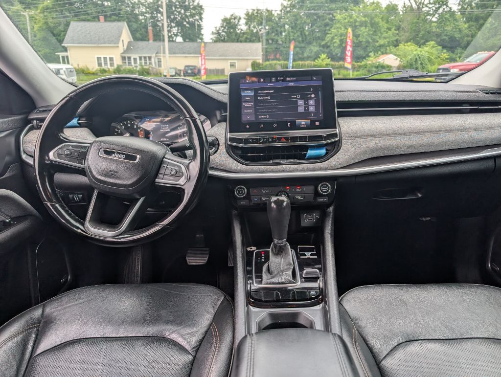Photo 12 of this JEEP COMPASS