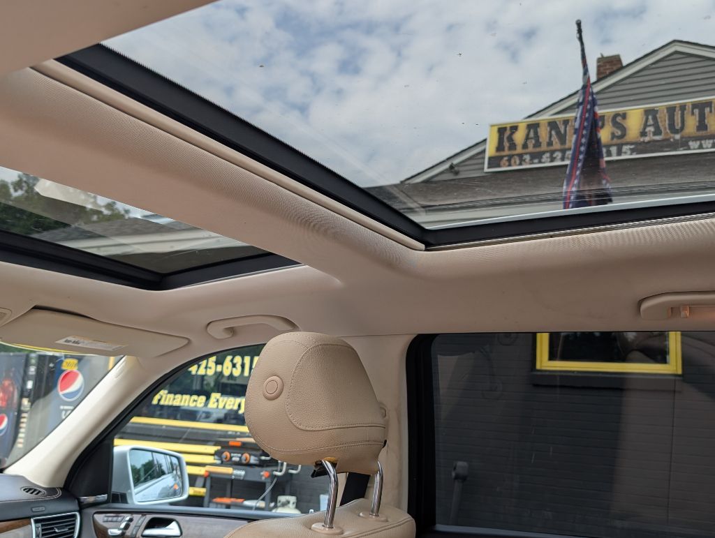 Photo 15 of this MERCEDES-BENZ GLS