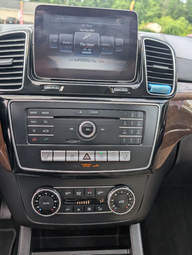 Photo 20 of this MERCEDES-BENZ GLS