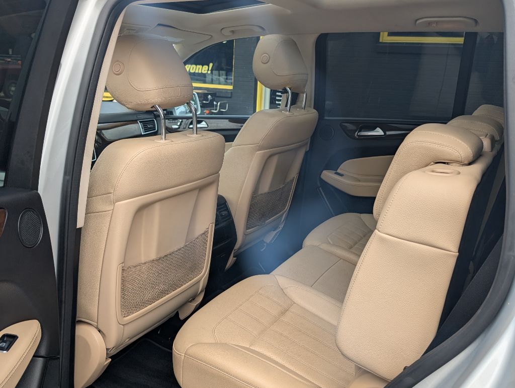 Photo 12 of this MERCEDES-BENZ GLS