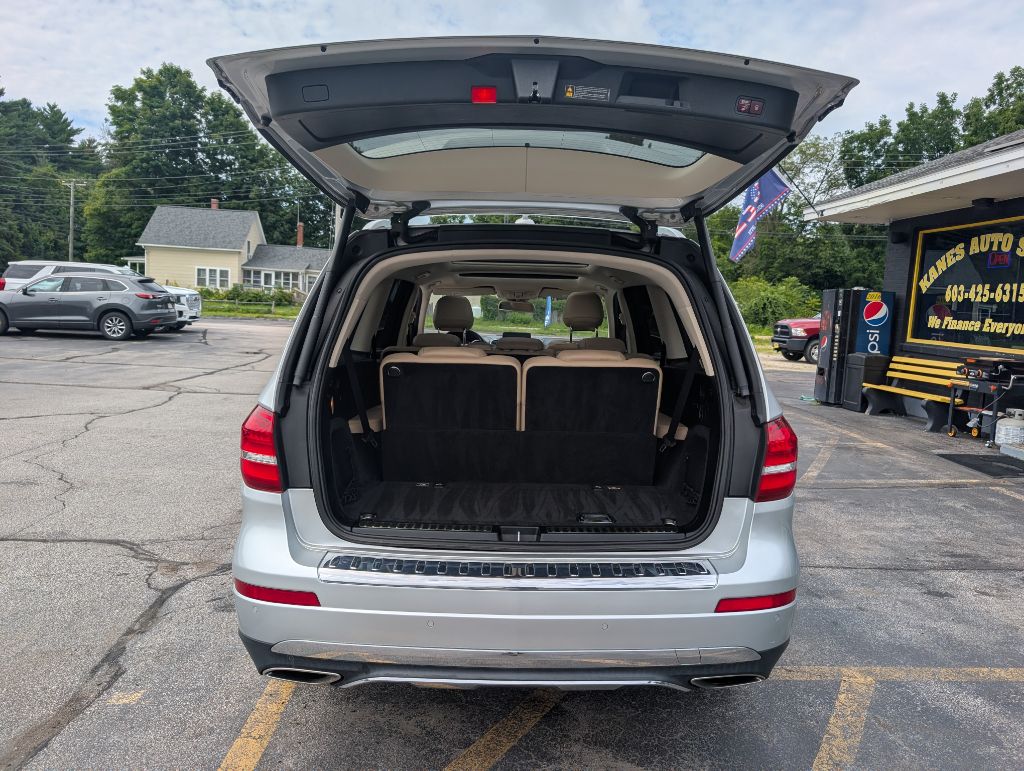 Photo 10 of this MERCEDES-BENZ GLS