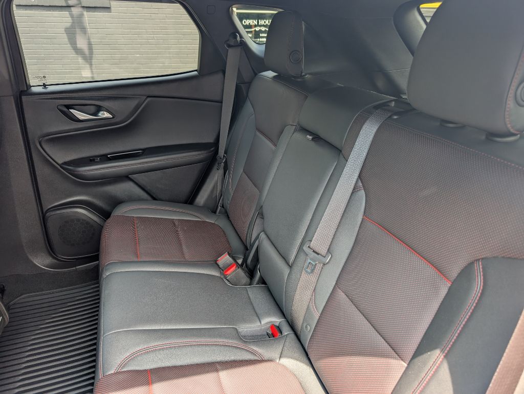 Photo 23 of this CHEVROLET BLAZER