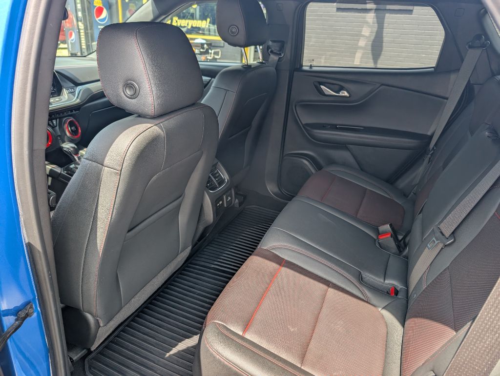 Photo 22 of this CHEVROLET BLAZER
