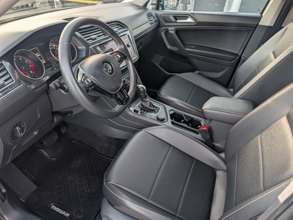 Photo 12 of this VOLKSWAGEN TIGUAN
