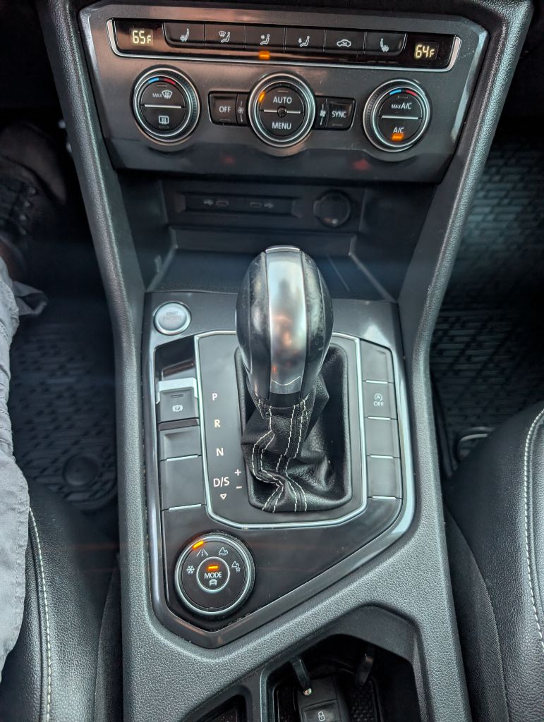 Photo 17 of this VOLKSWAGEN TIGUAN