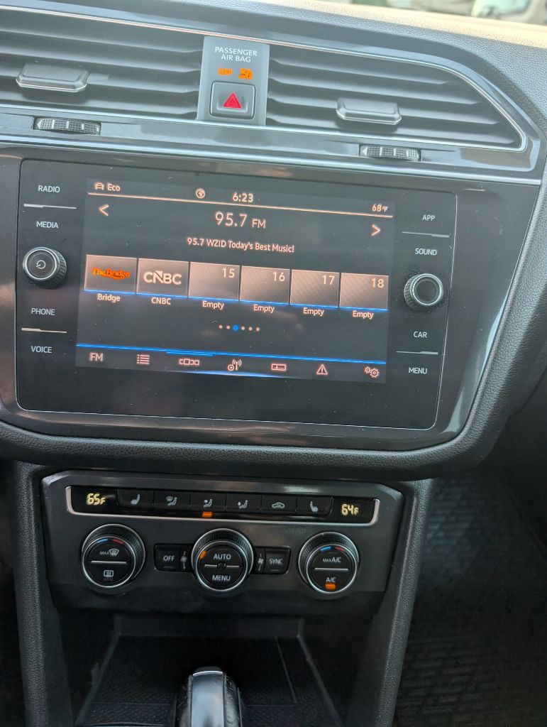 Photo 18 of this VOLKSWAGEN TIGUAN