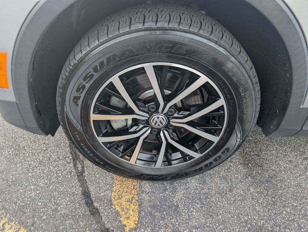 Photo 20 of this VOLKSWAGEN TIGUAN