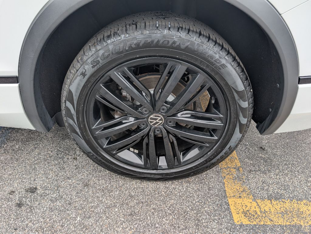 Photo 20 of this VOLKSWAGEN TIGUAN