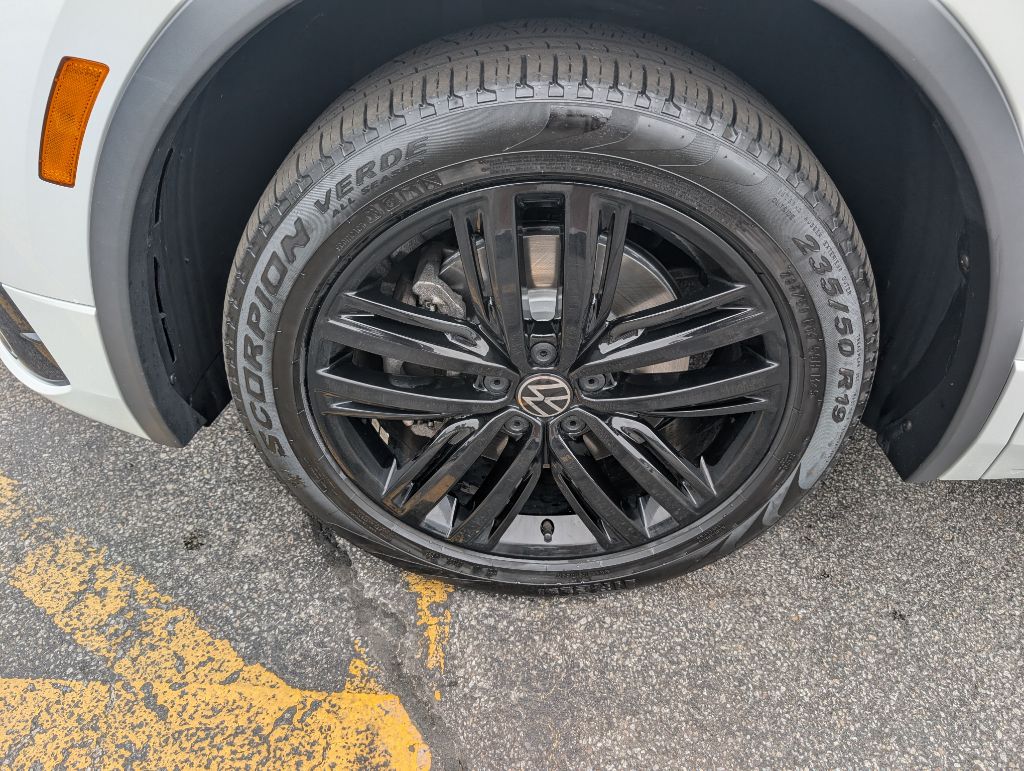 Photo 21 of this VOLKSWAGEN TIGUAN
