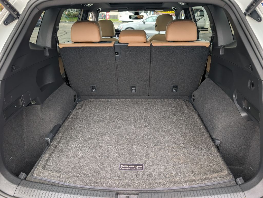 Photo 10 of this VOLKSWAGEN TIGUAN