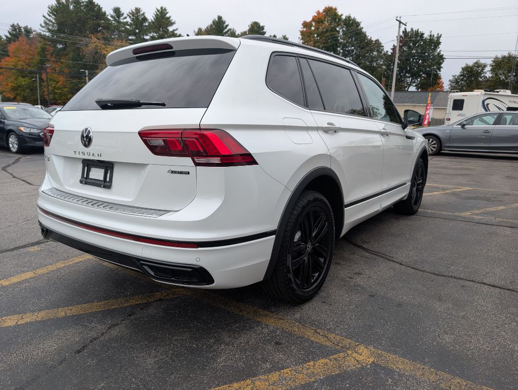 Photo 7 of this VOLKSWAGEN TIGUAN
