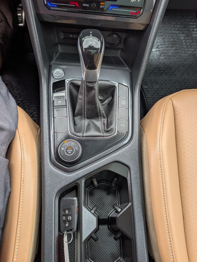 Photo 18 of this VOLKSWAGEN TIGUAN