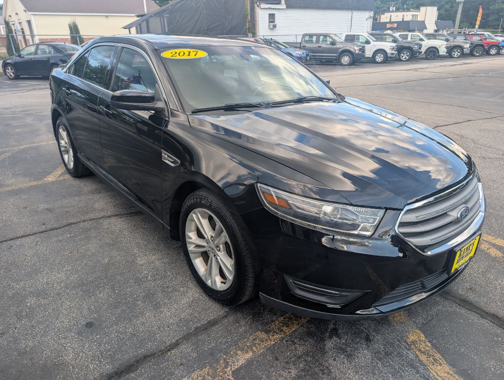 Photo 4 of this FORD TAURUS