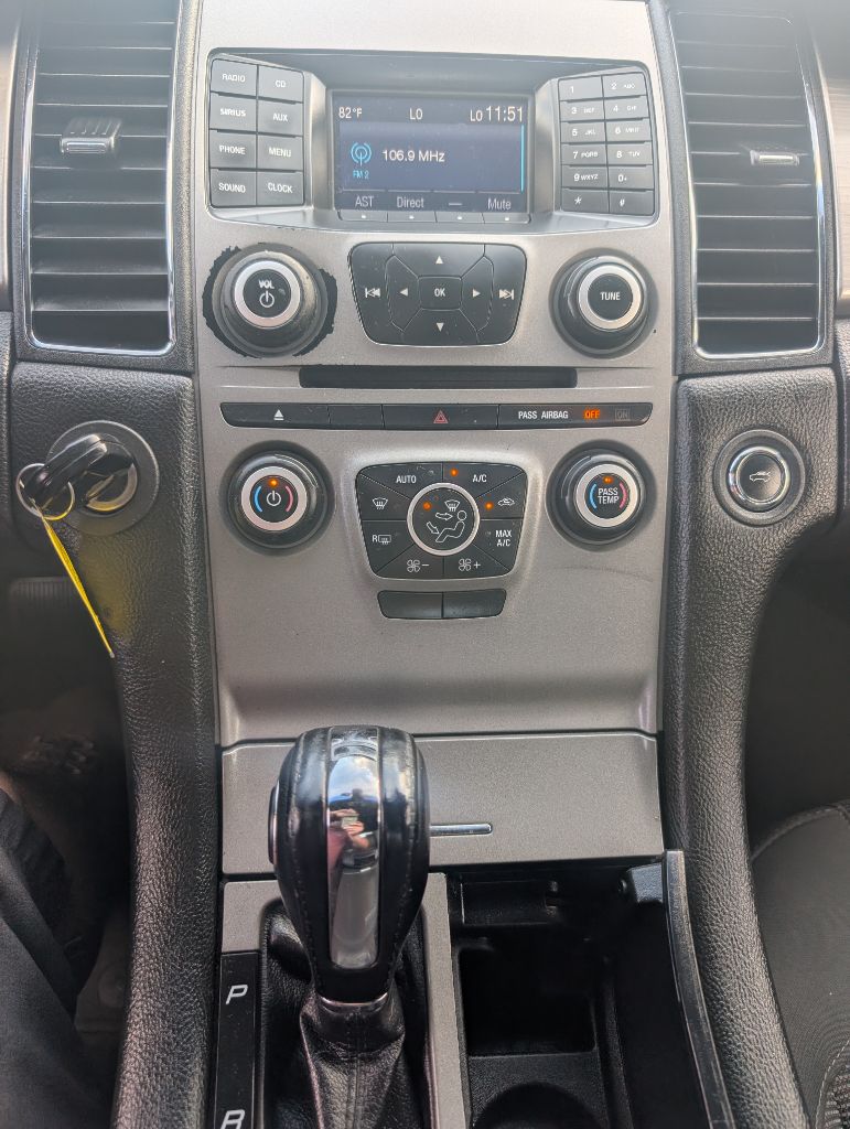 Photo 13 of this FORD TAURUS