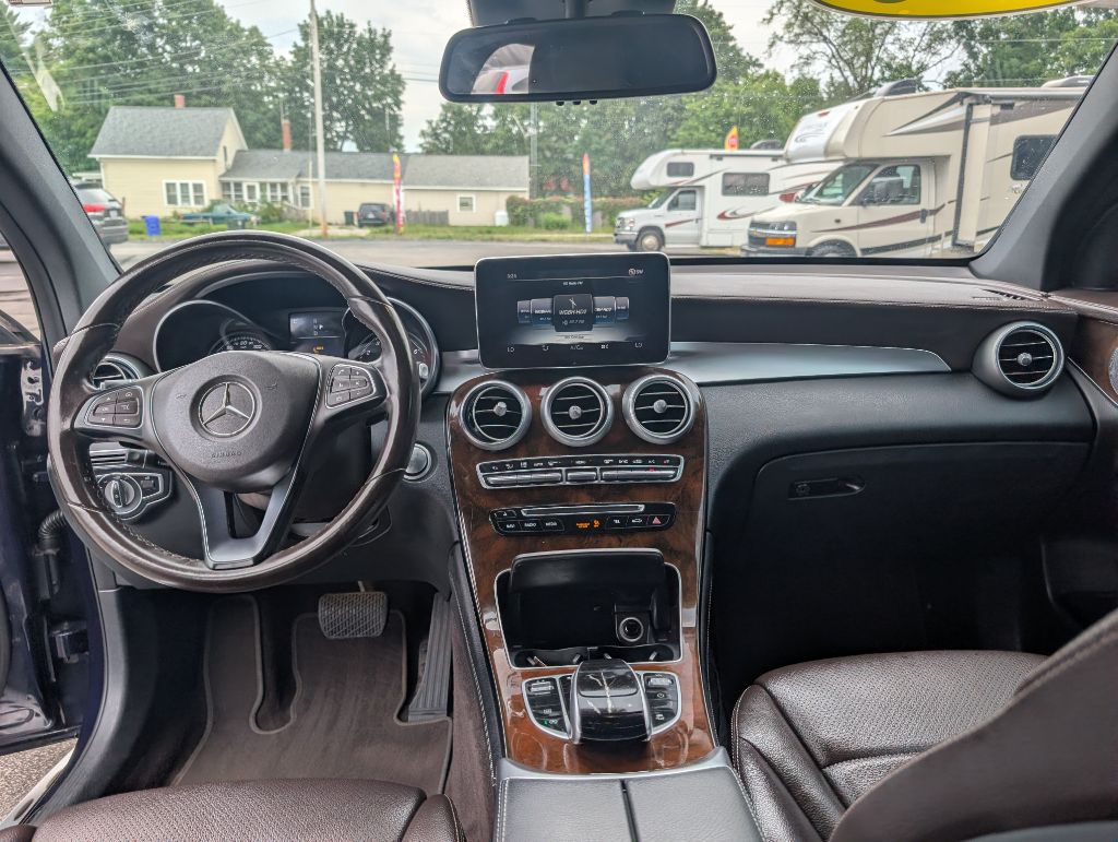 Photo 11 of this MERCEDES-BENZ GLC COUPE